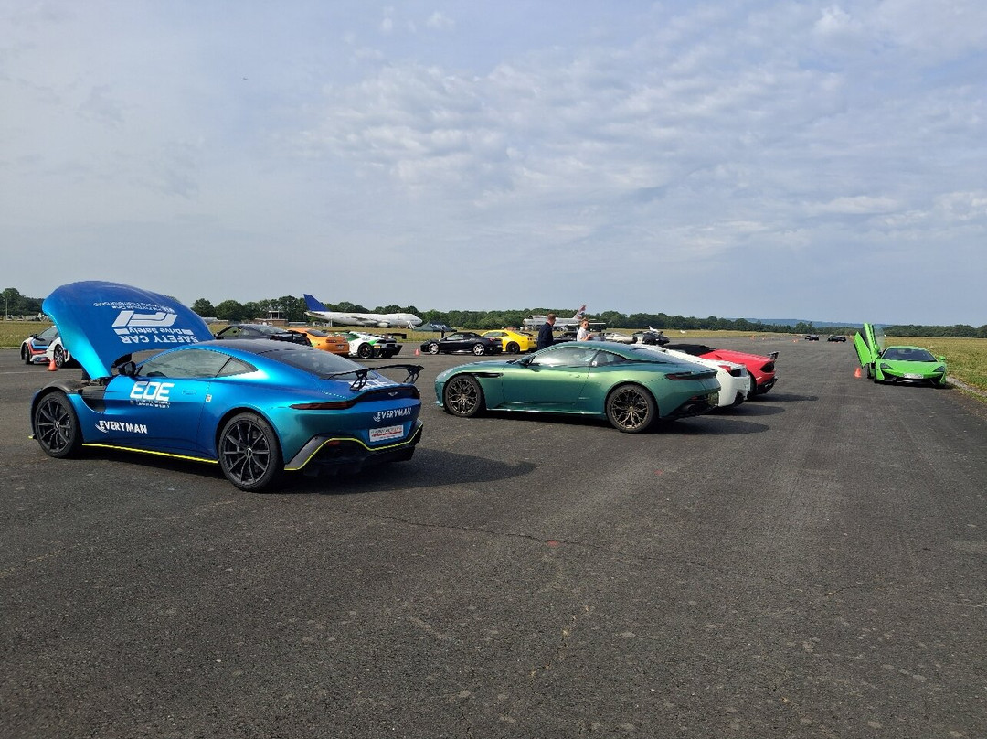 Everyman Driving Experiences-Cranleigh必去景点