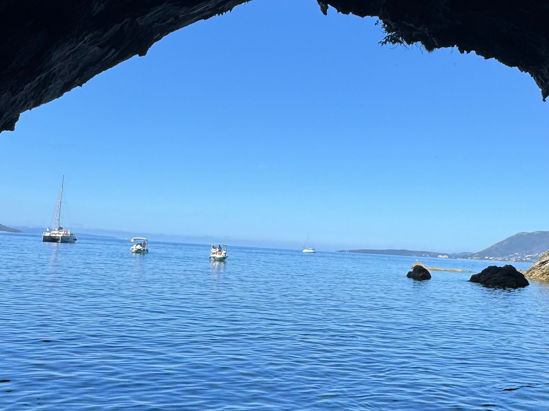 Escape Boat Cruises-Nikiana必去景点