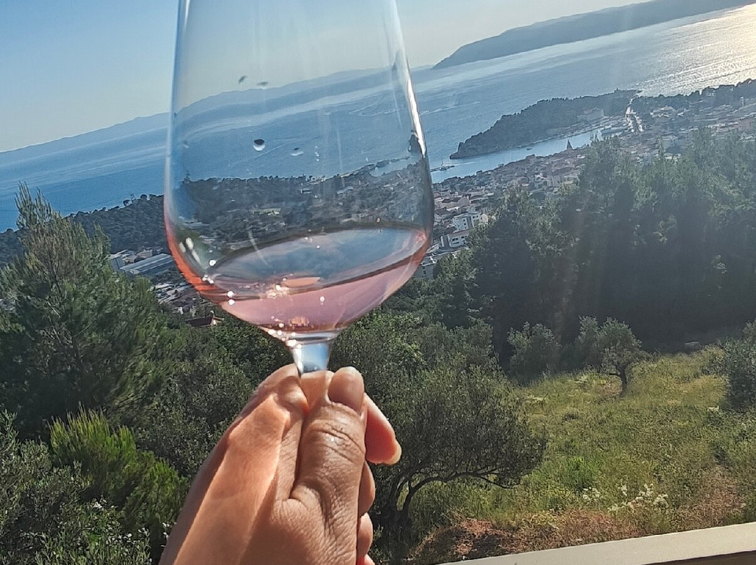 Winery Kusić-玛卡沙必去景点