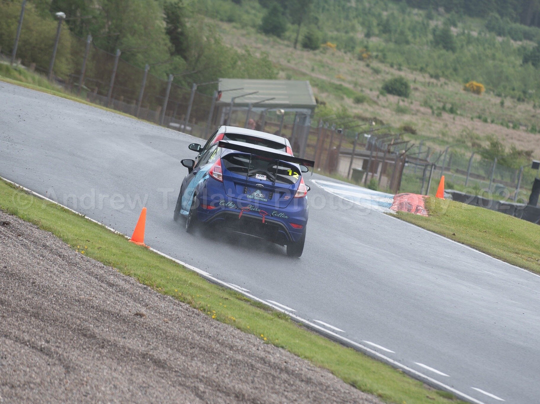 Knockhill Racing Circuit-丹弗姆林必去景点
