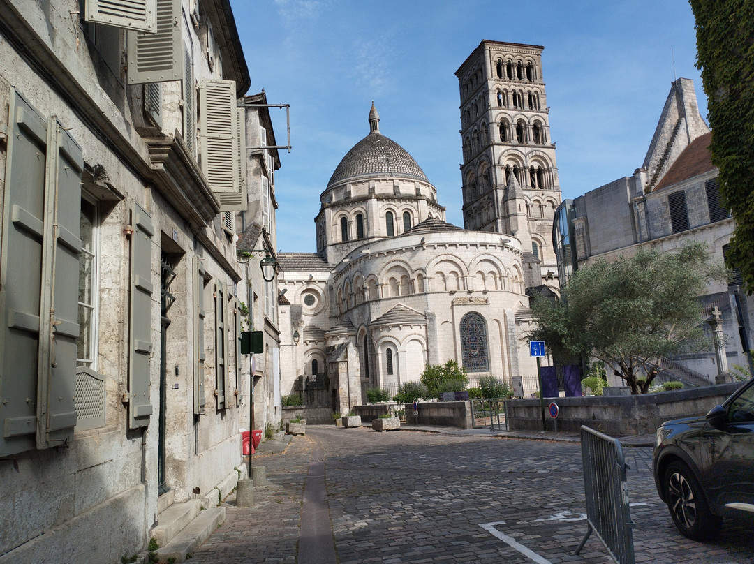 Cathédrale Saint-Pierre-安古兰必去景点