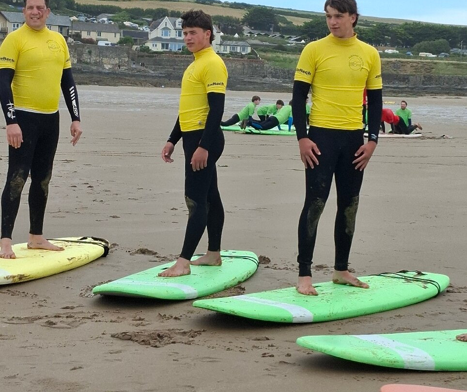 Surfing Croyde Bay-Croyde必去景点
