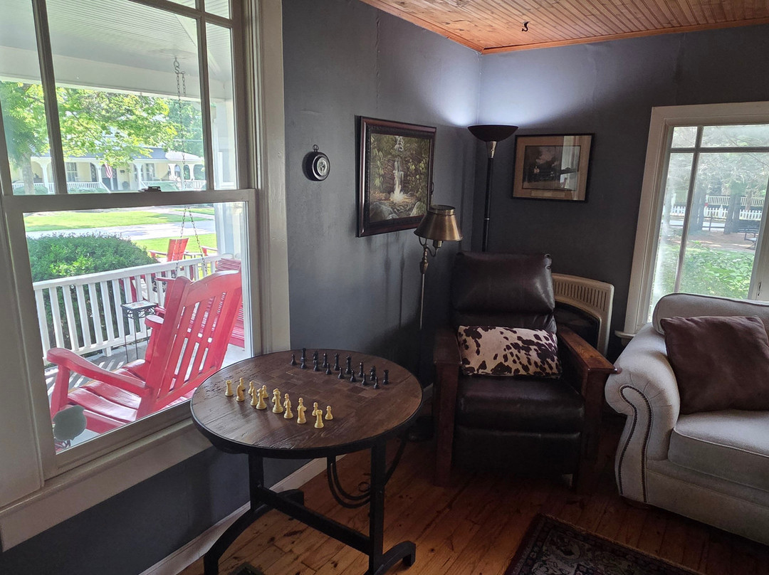 红岩客栈主图