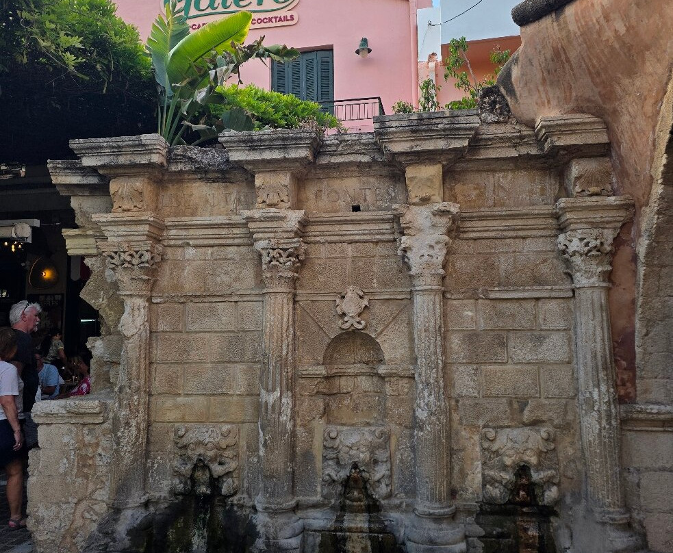 Rimondi Fountain-雷斯蒙必去景点