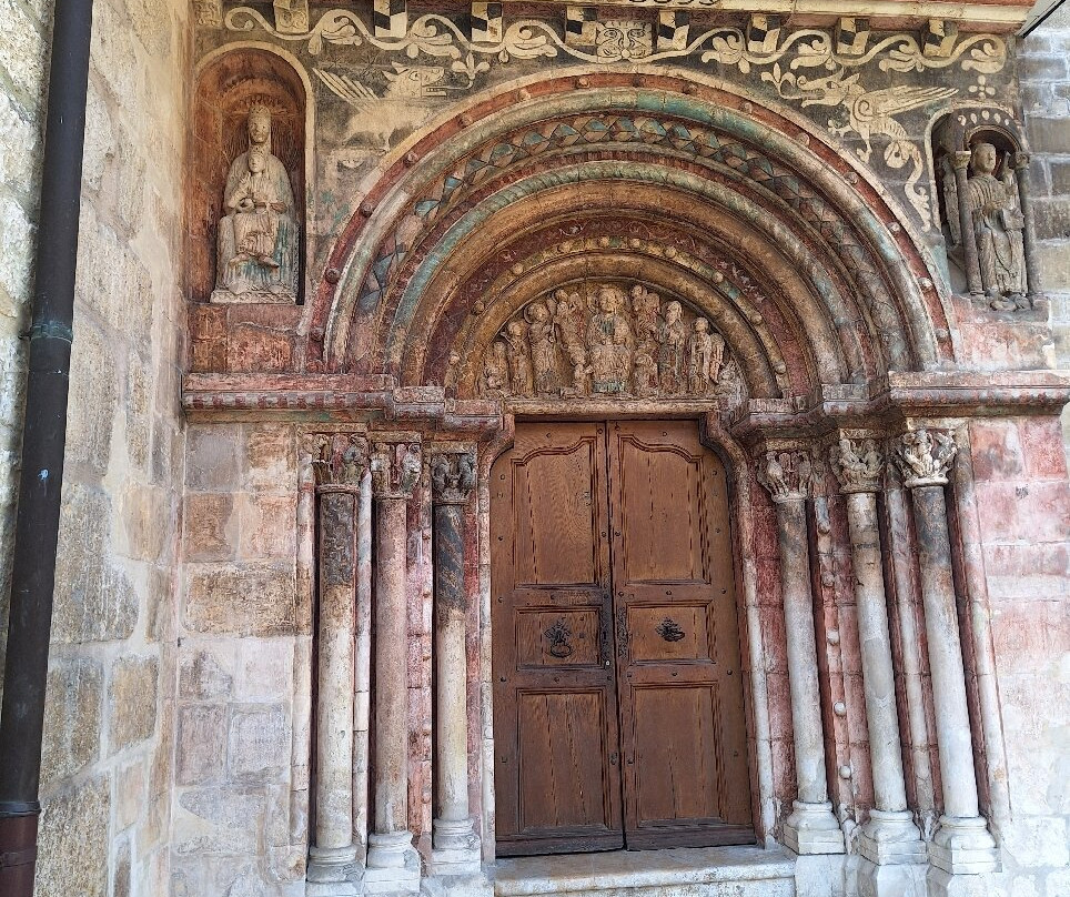 Collégiale-Saint-Ursanne必去景点