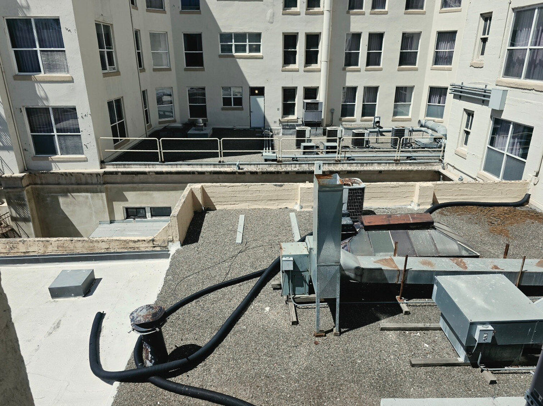 沙特克广场酒店主图