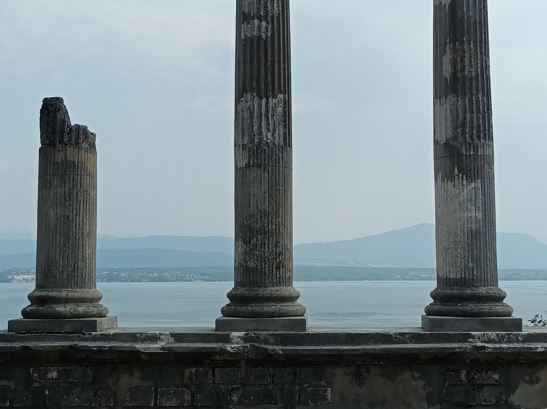 Roman Columns-尼永必去景点