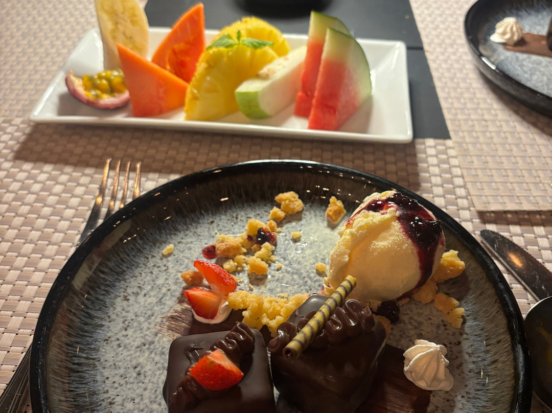 Hide Ella Hotel & Resort主图