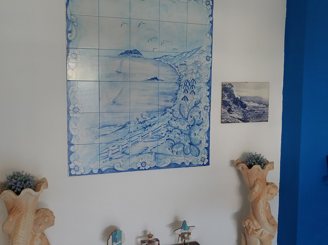 海滩酒店主图
