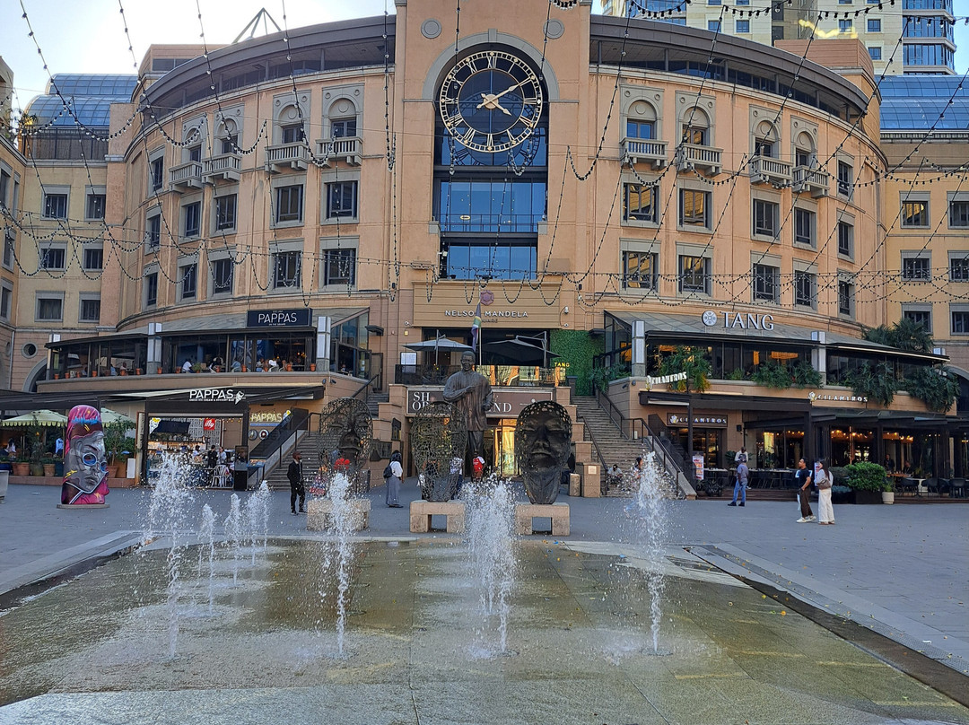 Nelson Mandela Square-桑顿必去景点