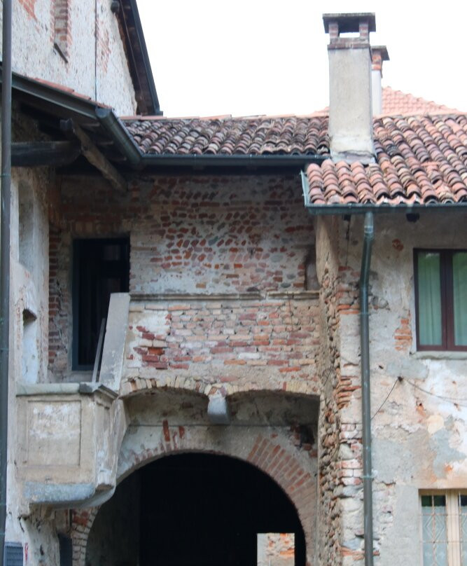Corte del Doro-Castiglione Olona必去景点