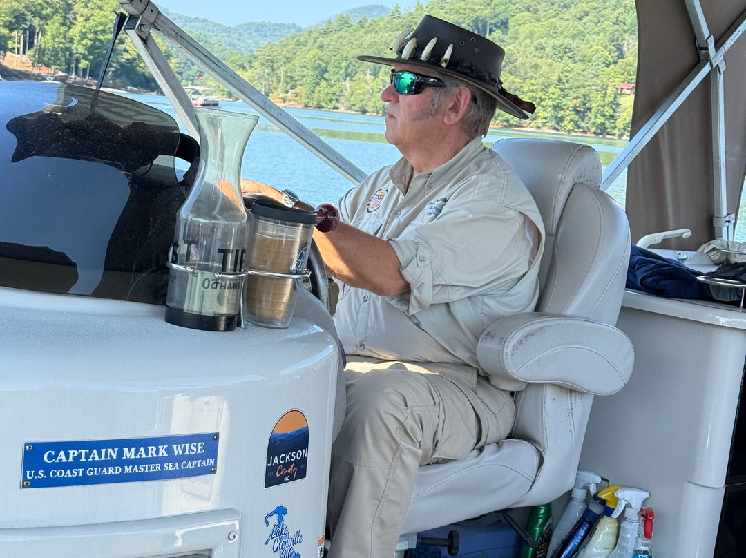 Lake Glenville Scenic Waterfall Cruises-Cashiers必去景点