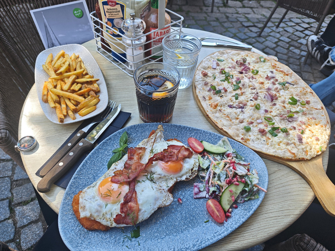 Qube Restaurant
