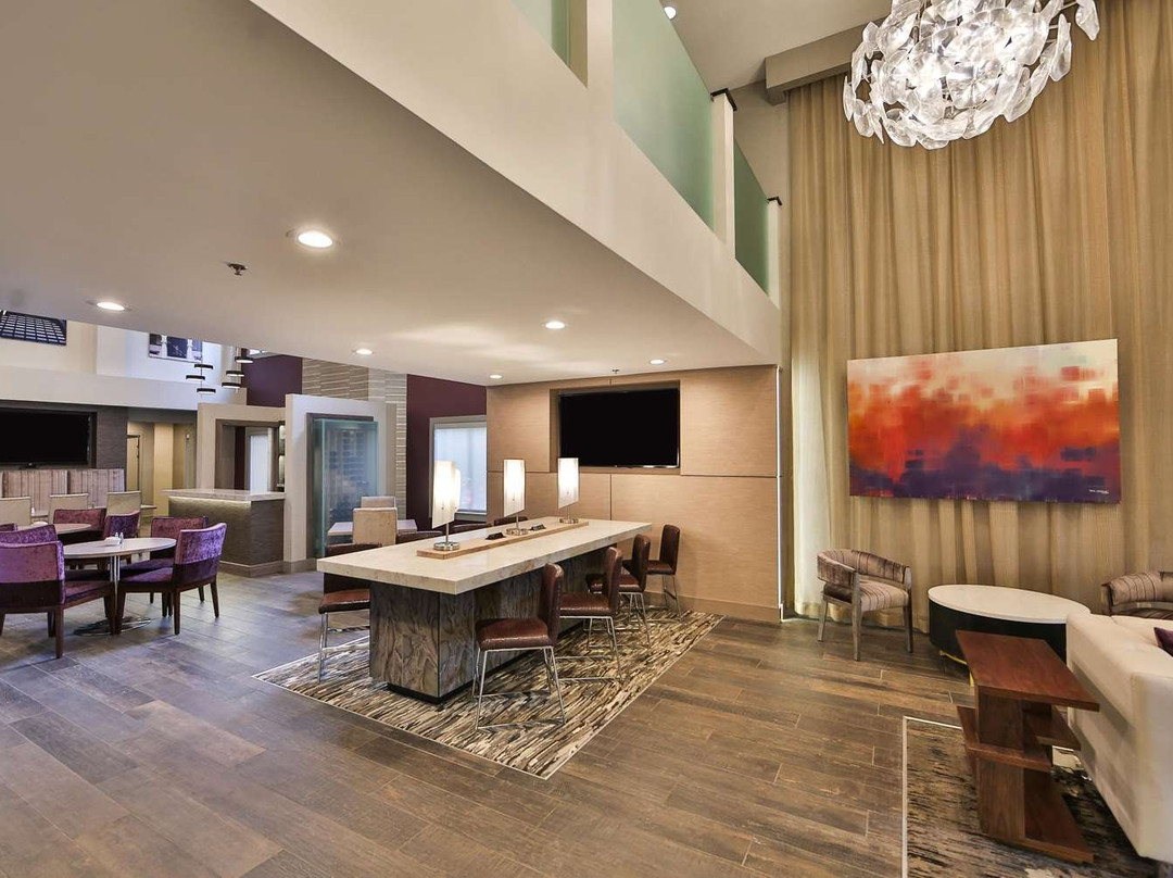 Doubletree By Hilton Hotel Atlanta-alpharetta主图