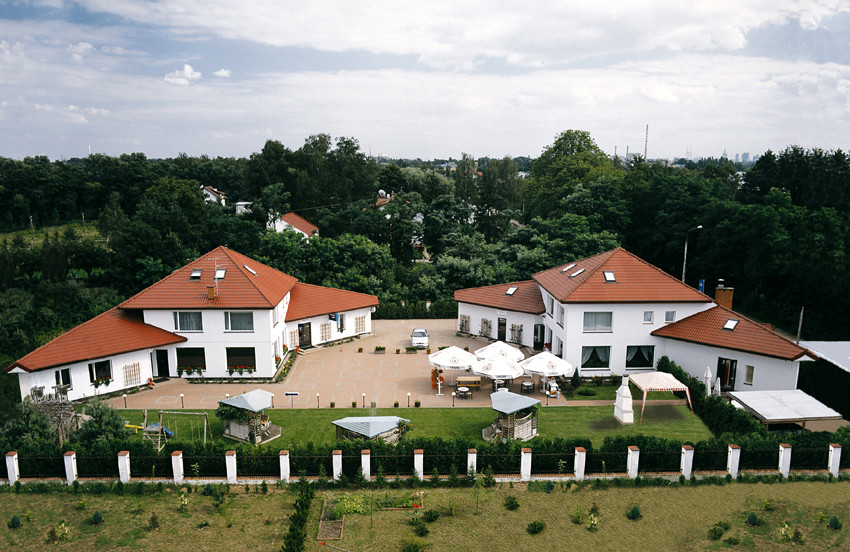 Jablonna酒店住宿-双胞胎酒店