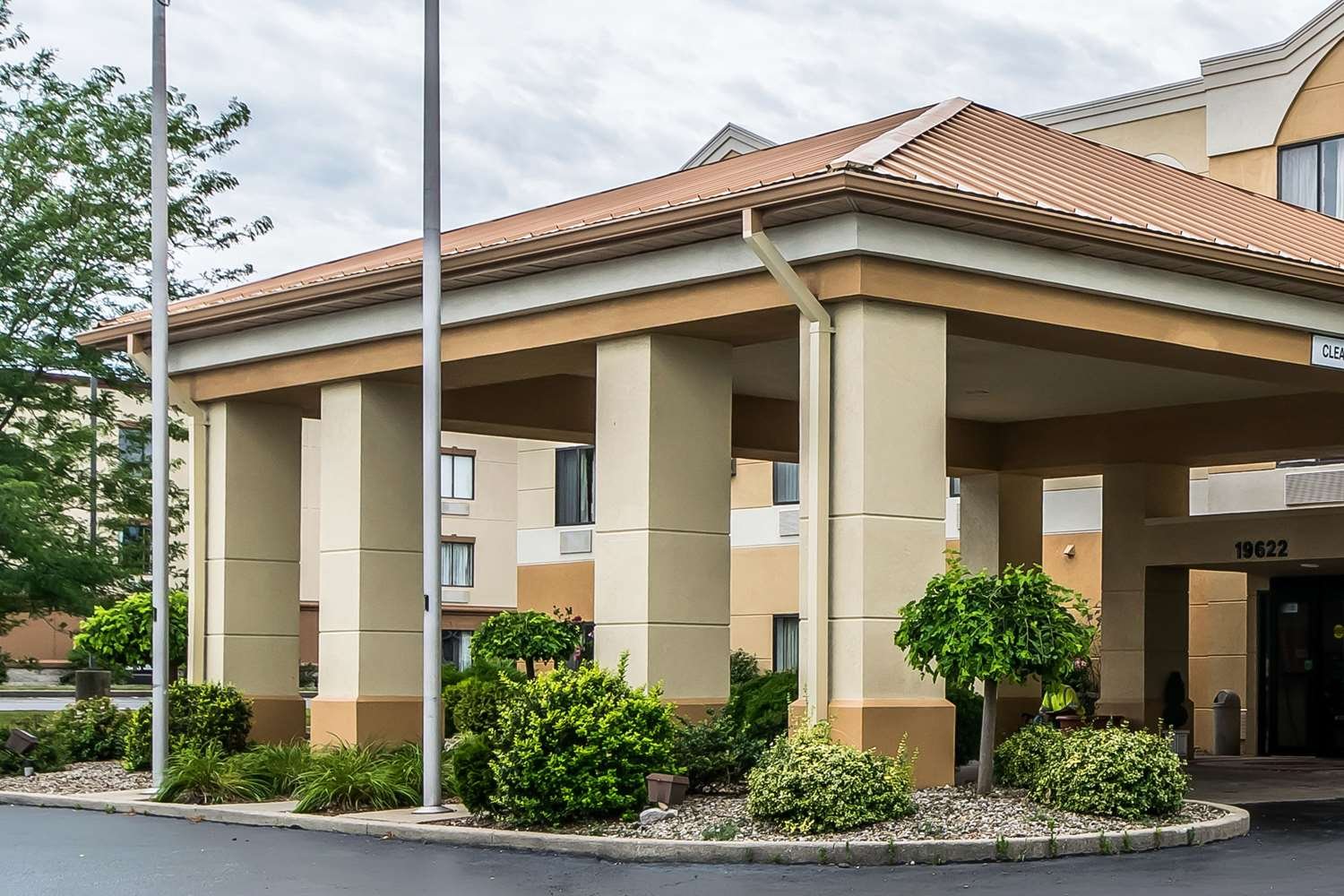Quality Inn & Suites-官方
