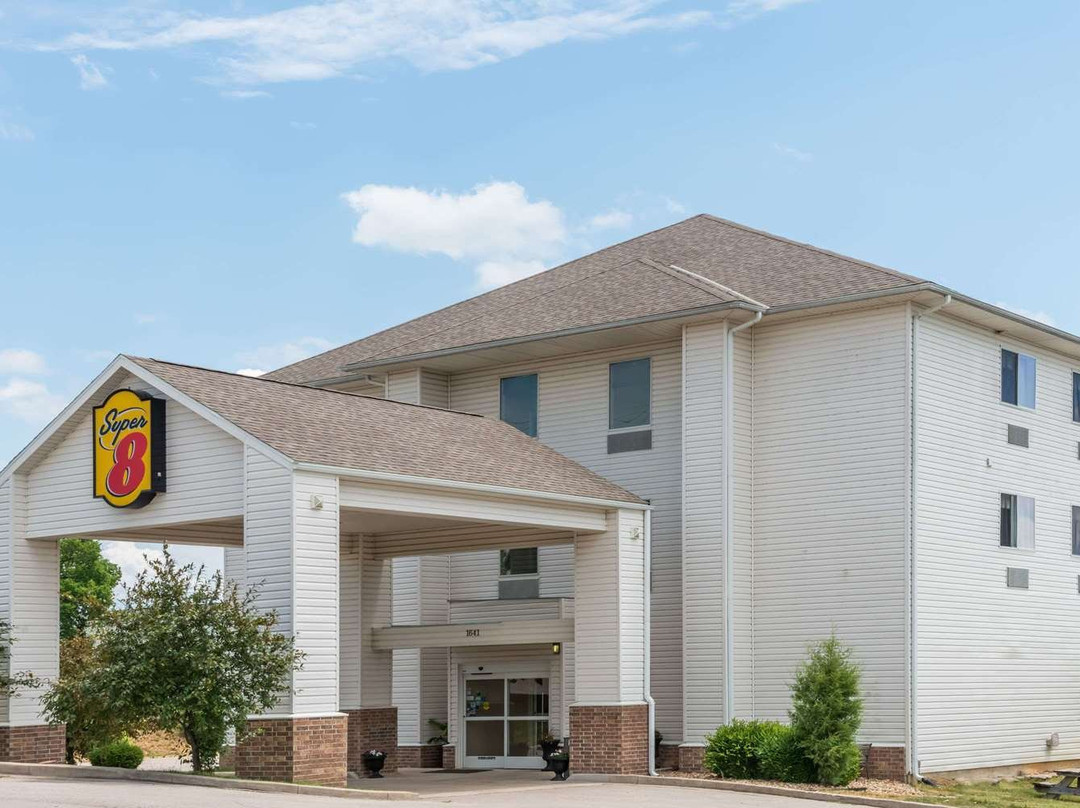 Super 8 by Wyndham Rolla