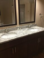 绿色春天假日度假酒店主图