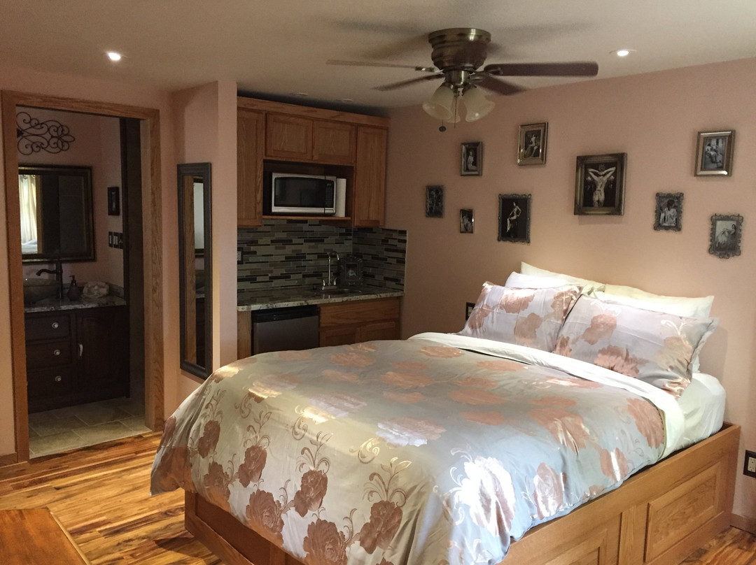 Indian Hills酒店住宿-Cliff House Lodge And Hot Tub Cottages