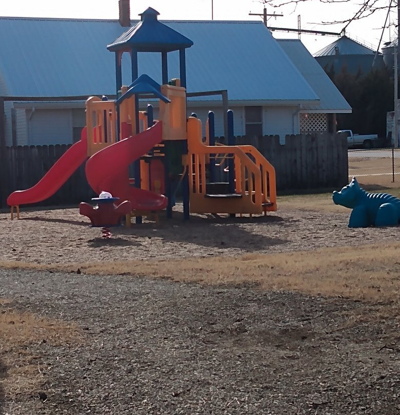 Burdett Community Park-Burdett必去景点