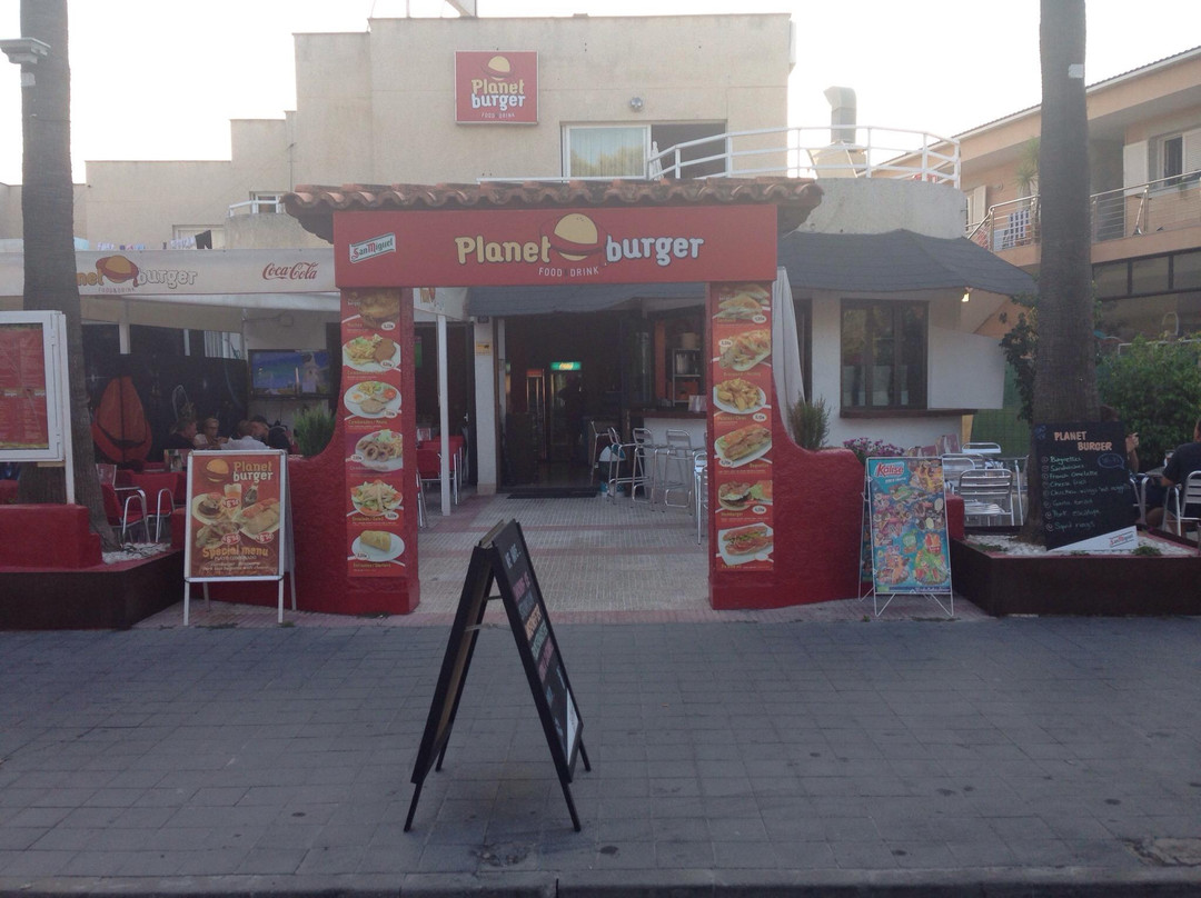 Els Bebedors by Planet Burger