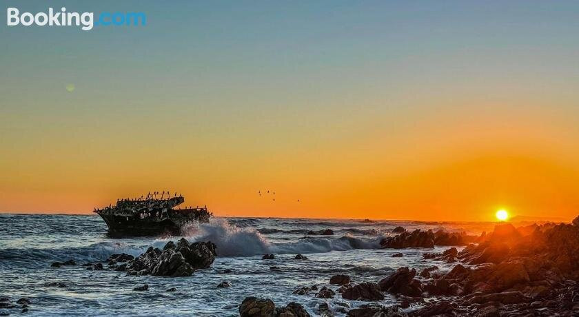 Lighthouse Stay主图