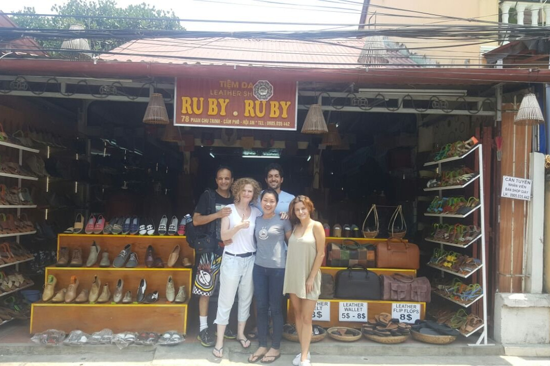 RU BY . RU BY Leather Shop-会安必去景点