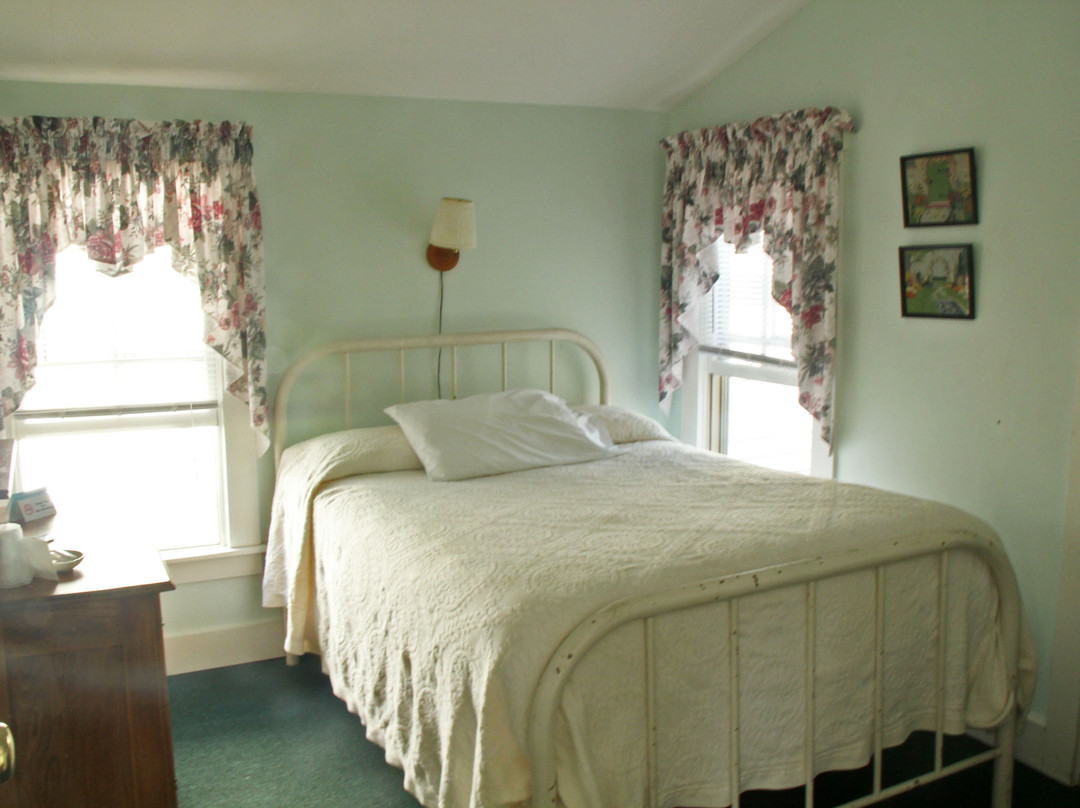 Cape Codder Guest House