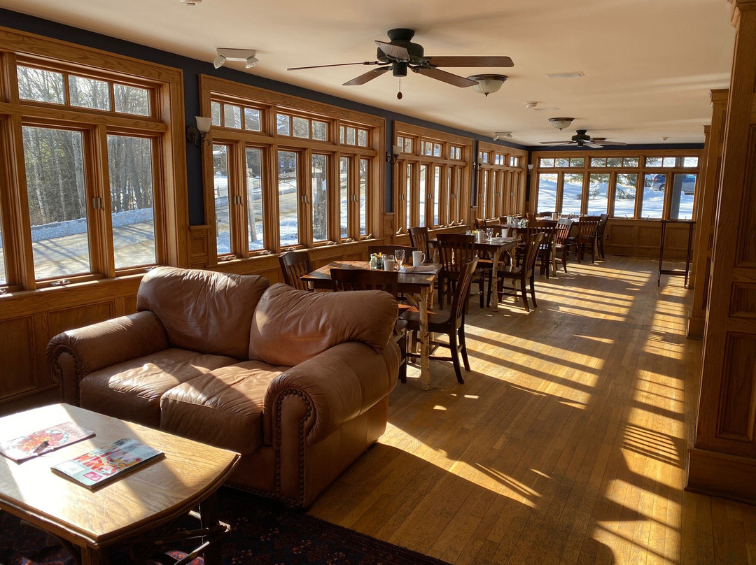 Friends Lake Inn主图