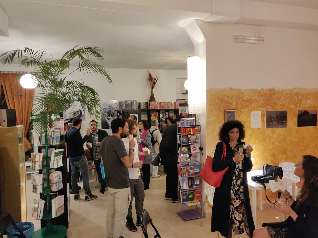 Calib, Libreria Caffè-Cisternino必去景点