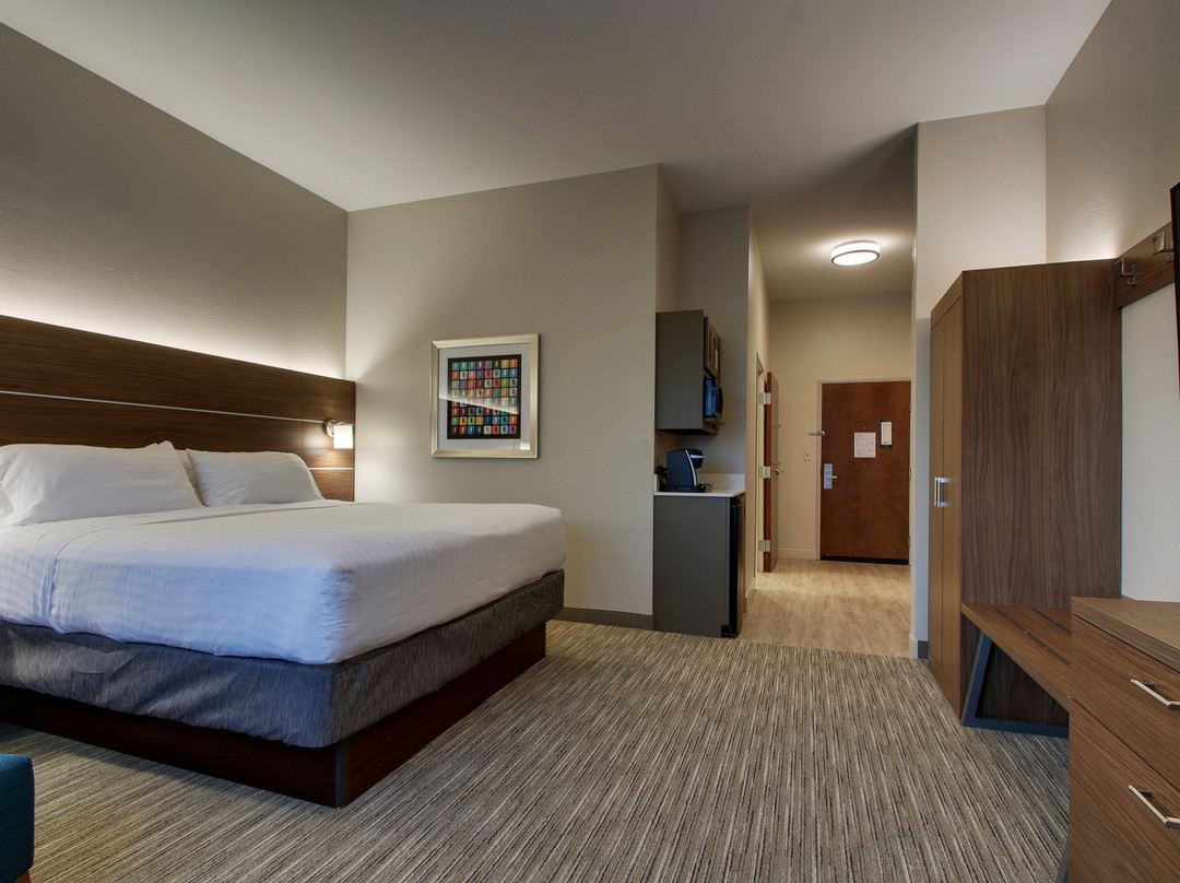 Holiday Inn Express & Suites Vernon College Area (Hwy 287) by IHG主图