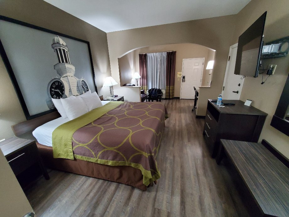 默弗里斯伯勒速8酒店主图