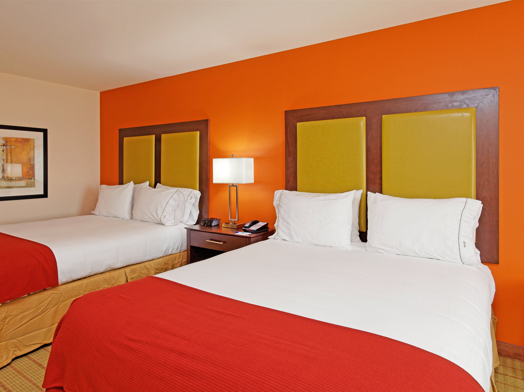 Holiday Inn Express & Suites Florence Northeast by IHG主图