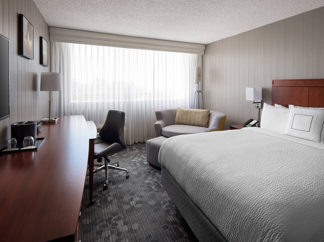 Courtyard by Marriott Richmond Berkeley主图