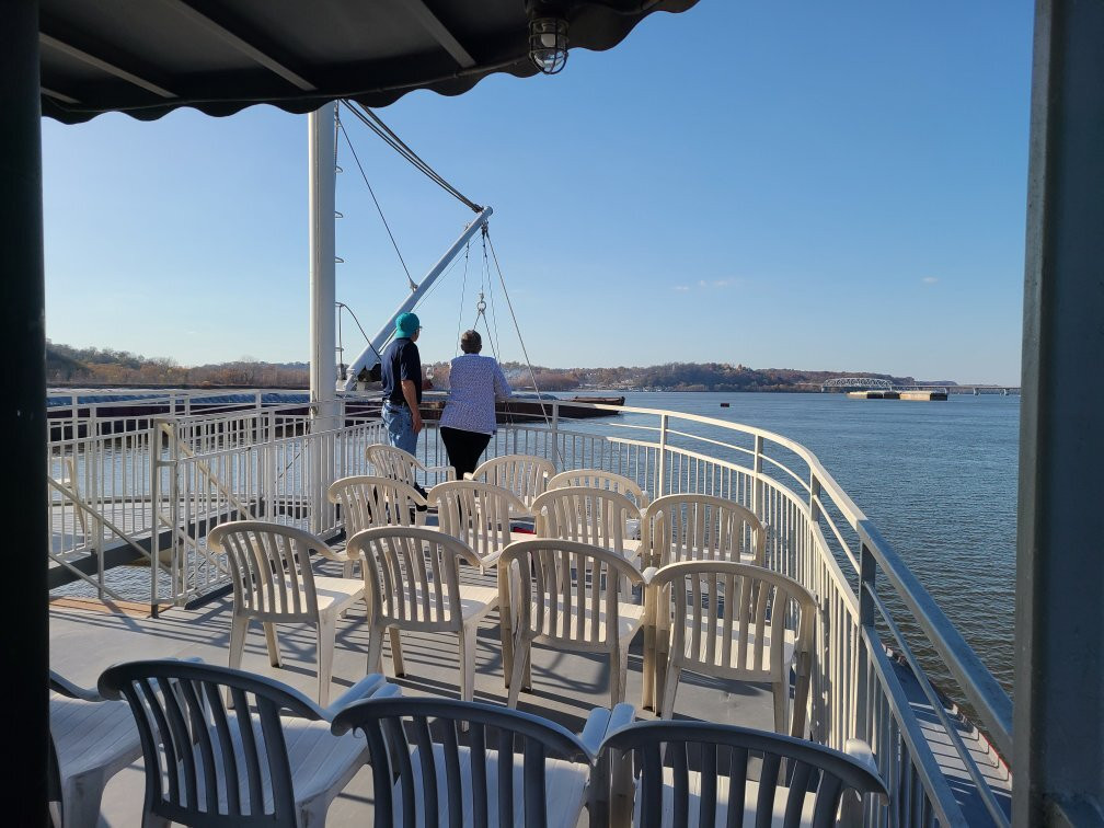 Mark Twain Riverboat Dinner Cruise景点图片