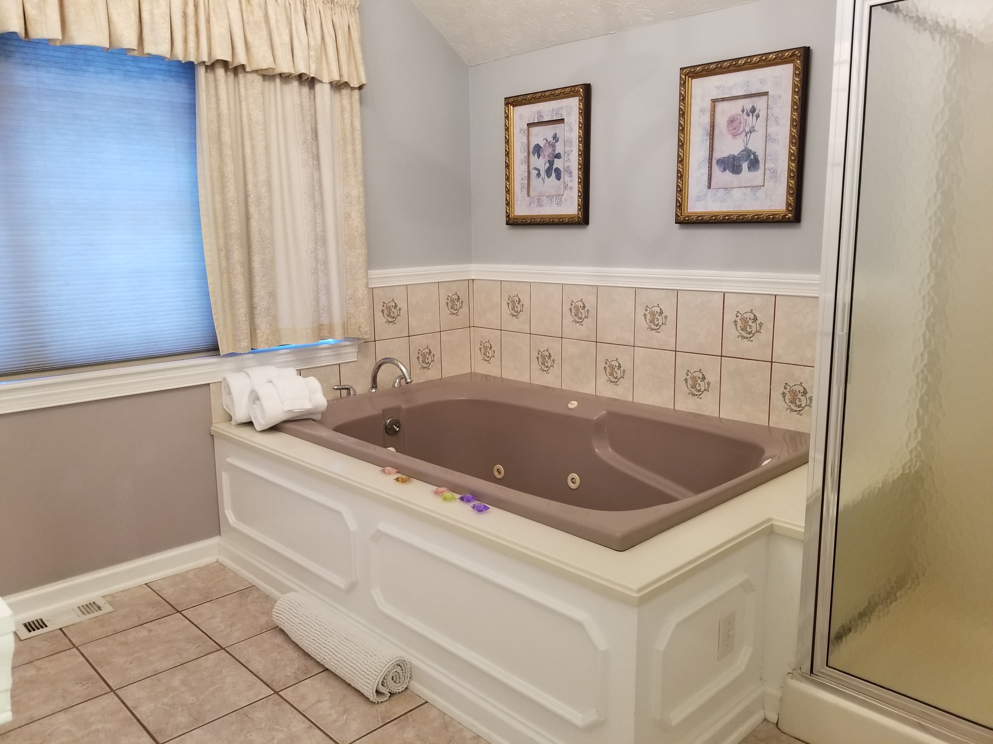 HideAway Country Inn-浴室