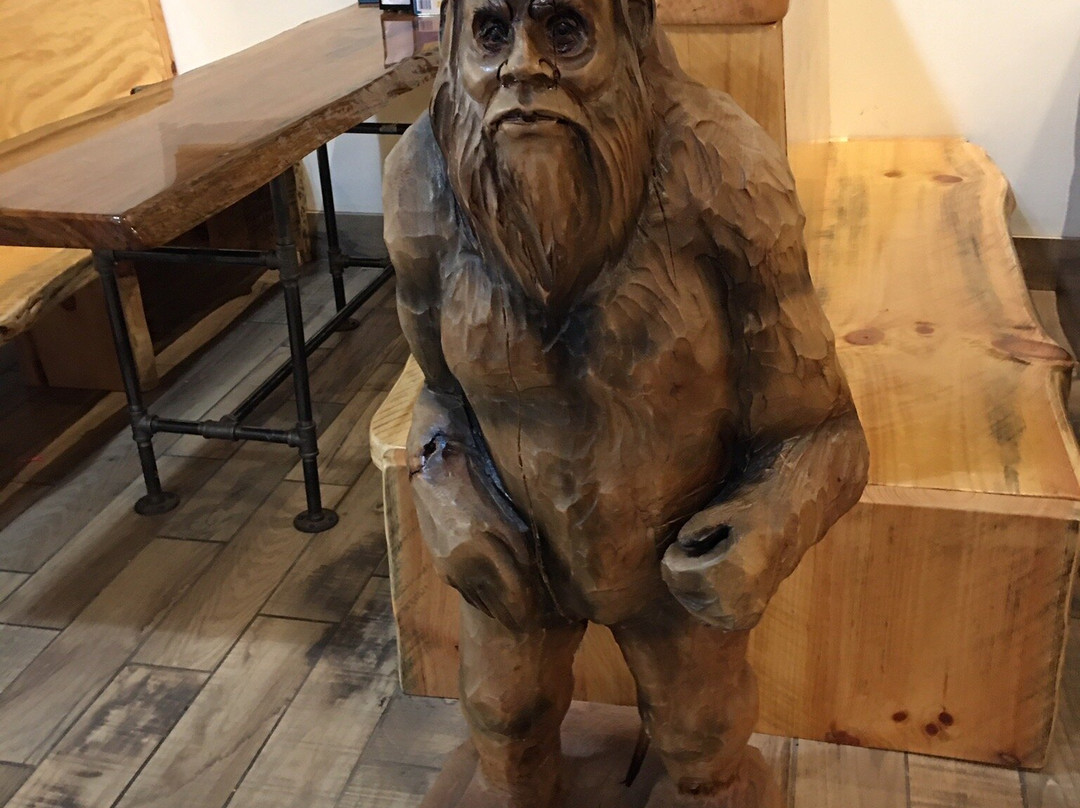 Bear Hollow Wood Carvers-French Lick必去景点