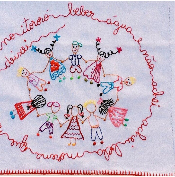 Entre Minas Loja Colaborativa-蒂拉登特斯必去景点