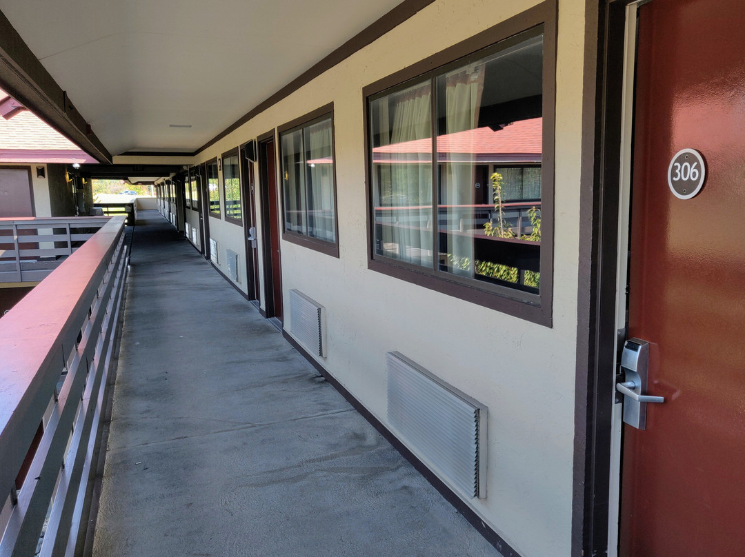 Red Roof Inn Johnson City主图