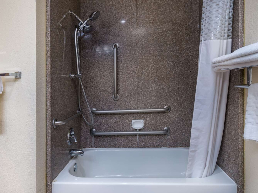 Best Western Plus Shamrock Inn & Suites主图