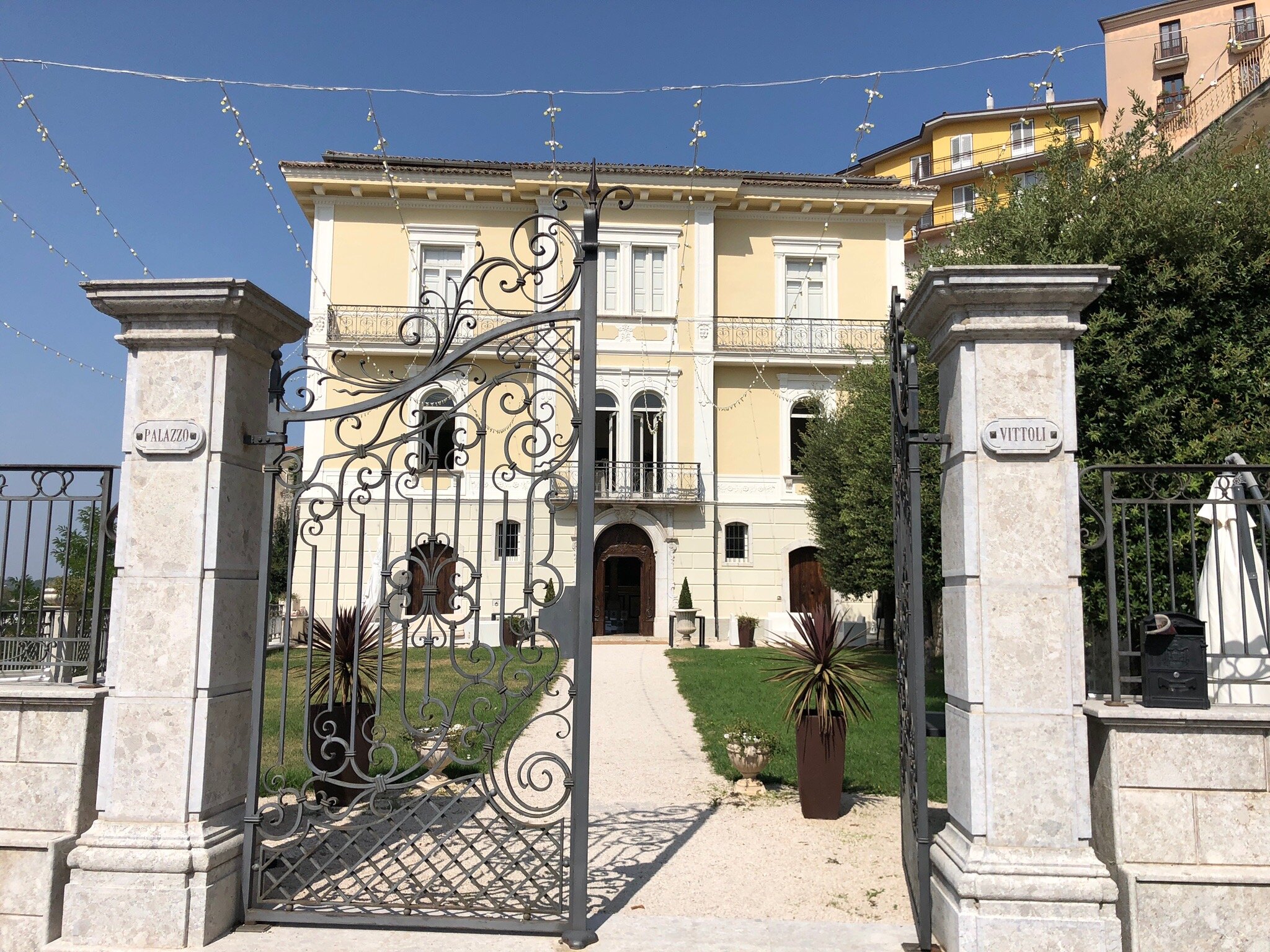 Palazzo Vittoli-官方