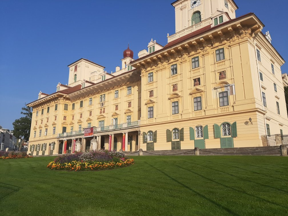 Schloss Esterhazy-铁城必去景点