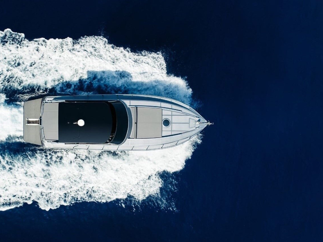 Explore Zakynthos luxury private services.-扎金索斯镇必去景点