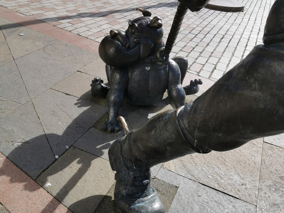 Minnie The Minx Statue-敦提必去景点