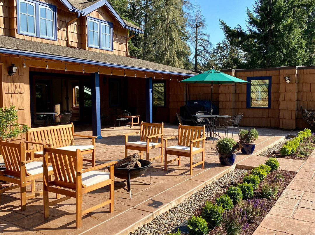 Mount Tom House主图