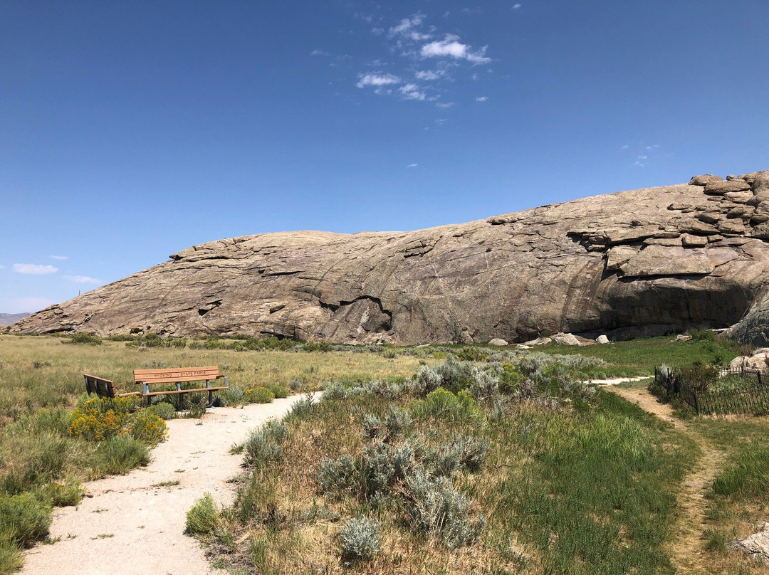 Independence Rock State Historic Site景点图片