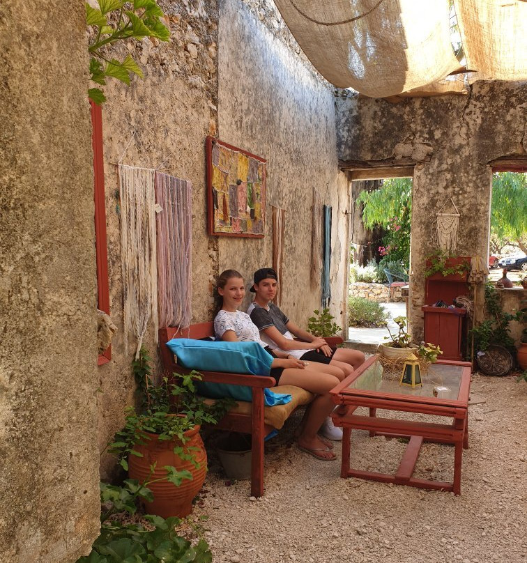 Hand Made Gifts-Korithi必去景点