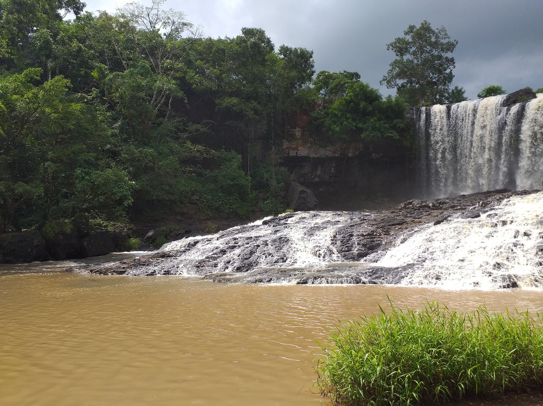 Bousra Waterfall-森莫诺隆必去景点