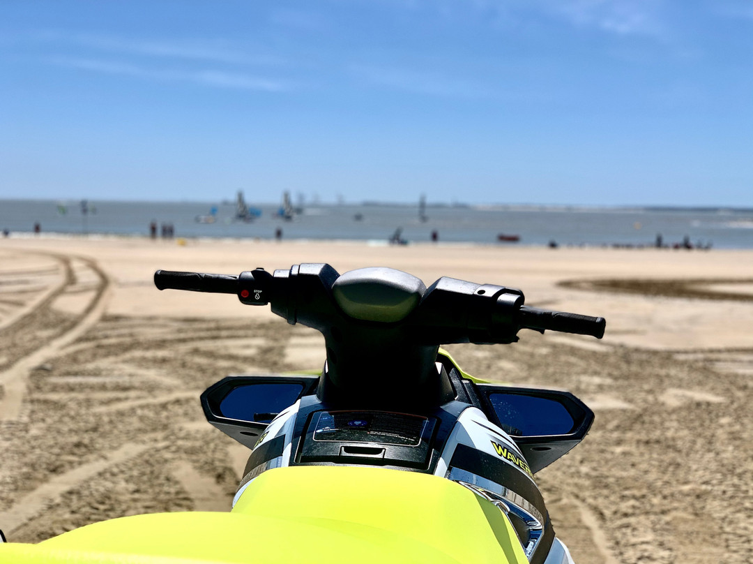 100% Jetski景点图片