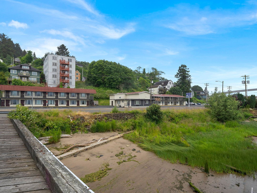 Astoria Rivershore Motel主图